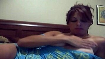 Teen Screams As Toy Fucks Her Ass Deep!