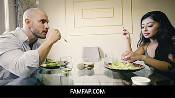 FamFap - My Sorority Secrets With Roxanne Binky Beaz Blow My Mind!