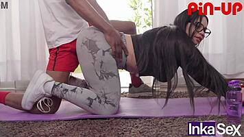 venezuelan curvy girl humiliates boyfriend during mandingo penetration 😏