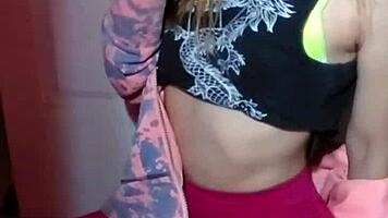 Bonneyuwu Plays With Lollipops In Fetish Solo