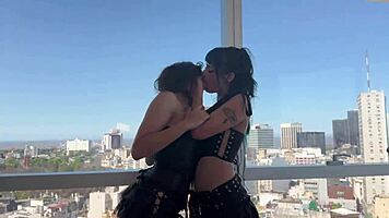 Intercambio de Parejas en Argentina con Dos Latinas Bisexuales Calientes