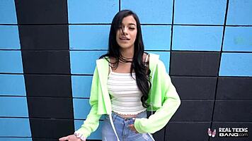 oh wow, savannah sixx getting fucked in porn casting!