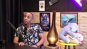 i’m obssessed with this black nerd in red lingerie, so sexxy!