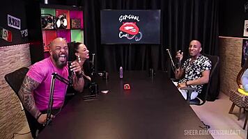 i’m obssessed with this black nerd in red lingerie, so sexxy!