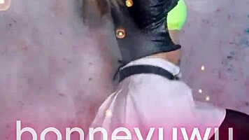 Bonneyuwu dances in white skirt with pigtails in Argentina