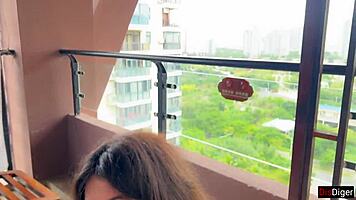 يا ولد، بنية حارة تنكد جامد بعد مشكلة في مطعم الفندق! 😜