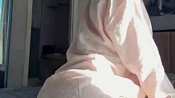 hot teen showing off her sexy body 😍