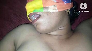 Beau-frère et belle-sœur indiens en baise maison torride.