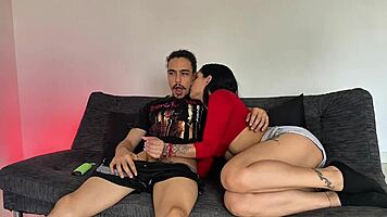 Latina styvsyster överraskar med runka