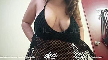 Wow, Indian Desi babe teases with erotic dance, flashing big boobs and hairy pussy!