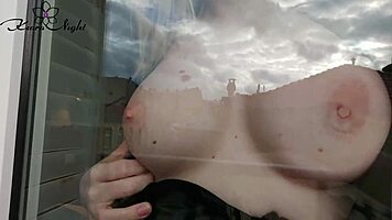 Babe sends sexy video from Paris, masturbating