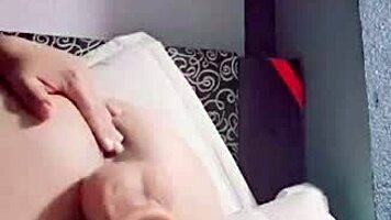 Me gusta mi dildo enorme 😘