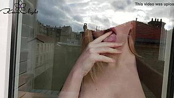 Babe sends sexy video from Paris, masturbating