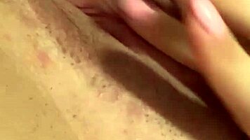 thick girl touches herself for step-daddy 😏