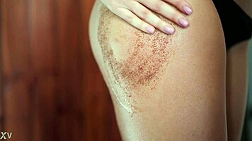 Petite 18+ Teen Twerking Softly in Solo Dance