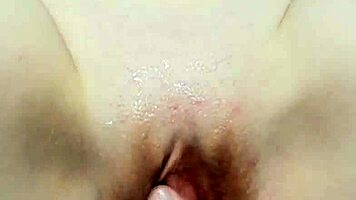 Wow! Amateur Portrait Video with Close-Up Masturbation!