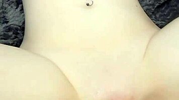 Wow! Amateur Portrait Video with Close-Up Masturbation!