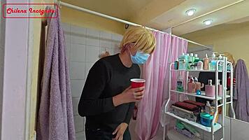 La Fiesta Continua En El Baño - Trailer