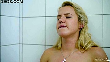 A Handheld Shower Causes Multiple Orgasms To Blonde Teen 18+ Valentine