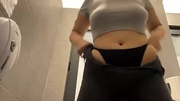 i cant beleive this curvy amateur squirted so unbelievablly in public... wow