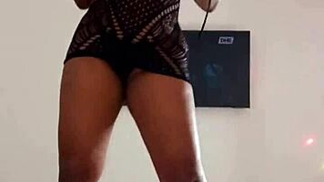 Soy tu hermanastra no te corras detro de mi. brazilian mommy riding big black cock