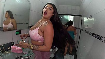 Com Duas Gostosas a Bagunça é Dobrada Nessa Casa dos Sonhos Maju Fagundes e Milena Queiroz