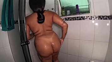 Com Duas Gostosas a Bagunça é Dobrada Nessa Casa dos Sonhos Maju Fagundes e Milena Queiroz