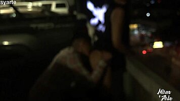 miroslava se deja chupar la chocha por un desconocido en un estacionamiento y siento tanto placer en ese momento tan arriesgado al aire libre