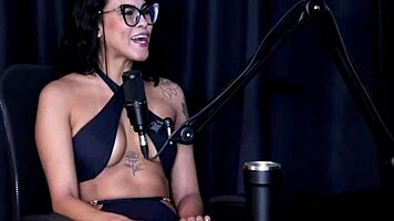 Prefere Pau Que A Faz Gozar Grava Com A Elisa Sanchez O Jeito De Chupar A Buceta E Sobre Ter Que Falar Sobre Um Filho - Bia Hot Preliminares Podcast Watch On Sheer Red