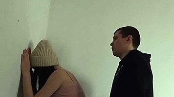 i quickly fucked my classmate in the entrance and came in her mouth 😏