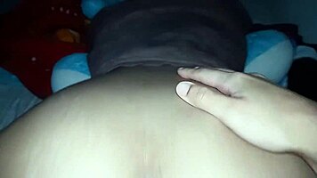 fiquei de quatro pro meu amigo bater punheta vendo minha buceta rosa - casal akira