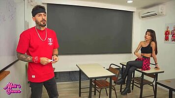 when i get home late, i meet a teacher with a huge cock in the classroom 😏