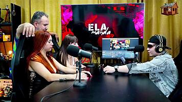 Binho Ted Chupa Bem Gostoso a Buceta Rosa da Ninfeta na Mesa do Podcast o Ruan Fica Sem Palavras - Podcast P�pum no Barraco - Ela Manda