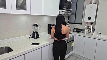 Alejandra Palacios seduces the plumber and rides his cock