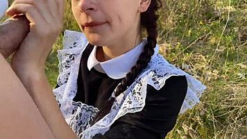 Fucking A Skinny Hottie In The Bushes