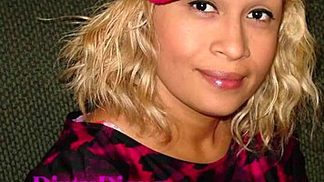 Horny Coffee Barista Daisy Chaney Gets Cum Facial!