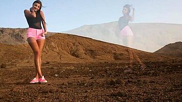 is y melena maria rya naked in the desert?