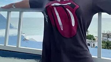 Wife Flashes Tight Pussy Outdoor In Bold Exhibitionist Solo Masturbation