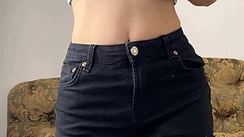 Cute Teen Fingering And Fucking A Dildo Maiskii