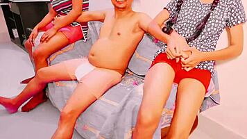 teen 18+ girls fucked by guy in ffm threesome