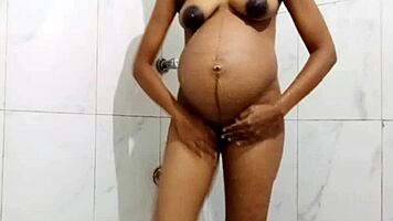 pregnant mom wants anal while she bathing