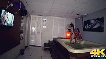 Rolê Na Sauna Do Sexo Com Big Cock Blowjob And Monster Cock Tits Action