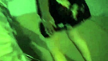 chica caliente por la calle sube al carro de su novio pero se toca sola y lo deja con ganas de cogerme en perú callejero