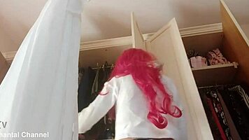 ops ops ups-kirt i pull up my mini skirt and