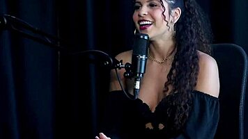 Safada faz dança sensual após falar não faz sexo anal gosta preliminares adora chupar transou trilha fetiches sweet karolzinha