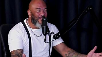 Safada faz dança sensual após falar não faz sexo anal gosta preliminares adora chupar transou trilha fetiches sweet karolzinha