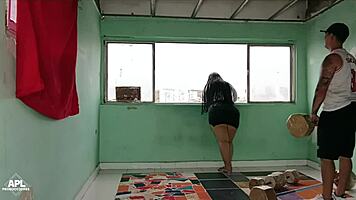 la puta de mi pr m me ayudo hacer cardio comiendo y follando su gran culote