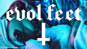 Bbw Ebony Lesbian Worships Petite Tattooed Girlfriend's Feet