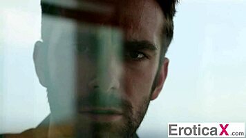 PETITE BRUNETTE DEVOURed BY LOVER