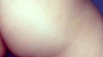 Lo zorra de la vecina esta muy mojada y no trae ropa interior